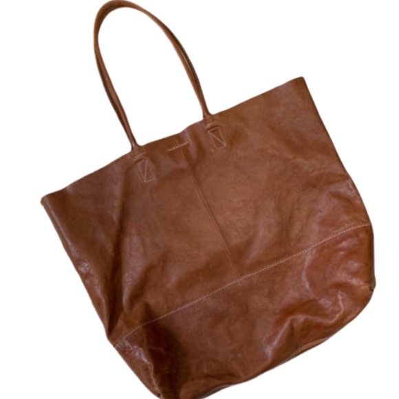 Banana Republic Handbags - banana republic slouch oversize tote